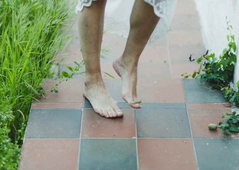 Walking barefoot increases the risk of contracting plantar warts